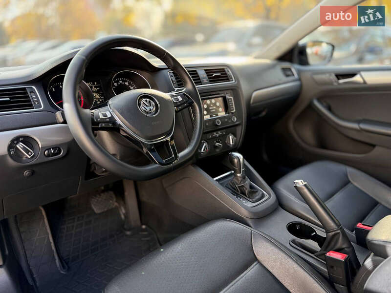 Седан Volkswagen Jetta 2014 в Днепре