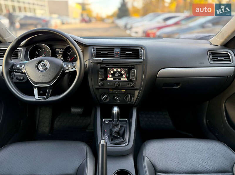 Седан Volkswagen Jetta 2014 в Днепре