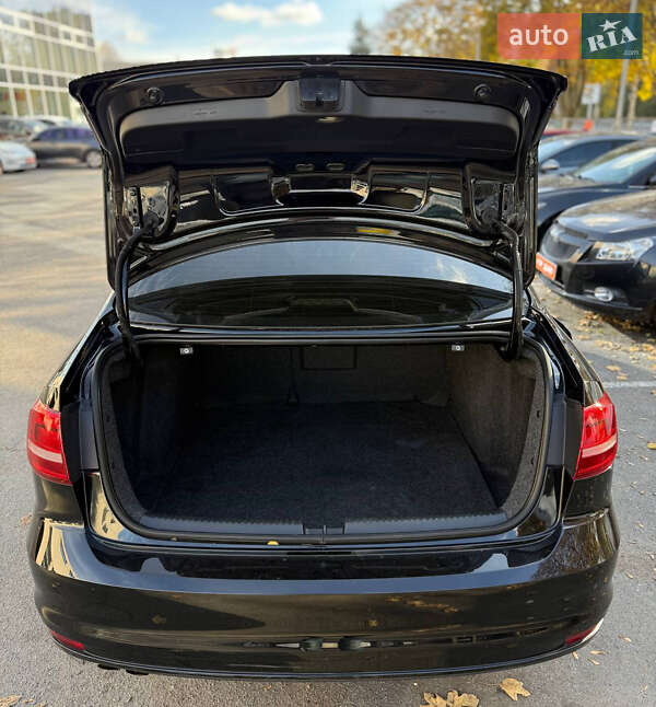 Седан Volkswagen Jetta 2014 в Днепре