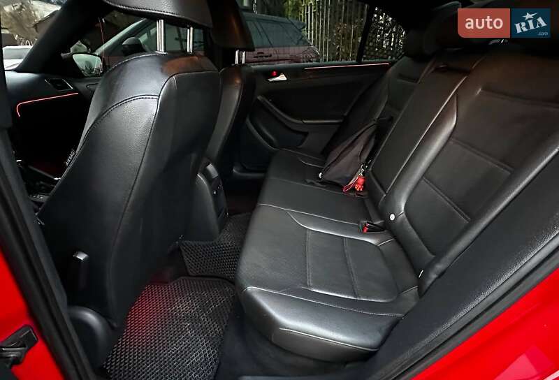 Седан Volkswagen Jetta 2012 в Харкові