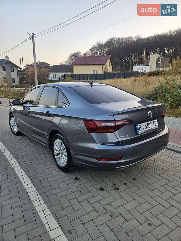 Седан Volkswagen Jetta 2018 в Львове