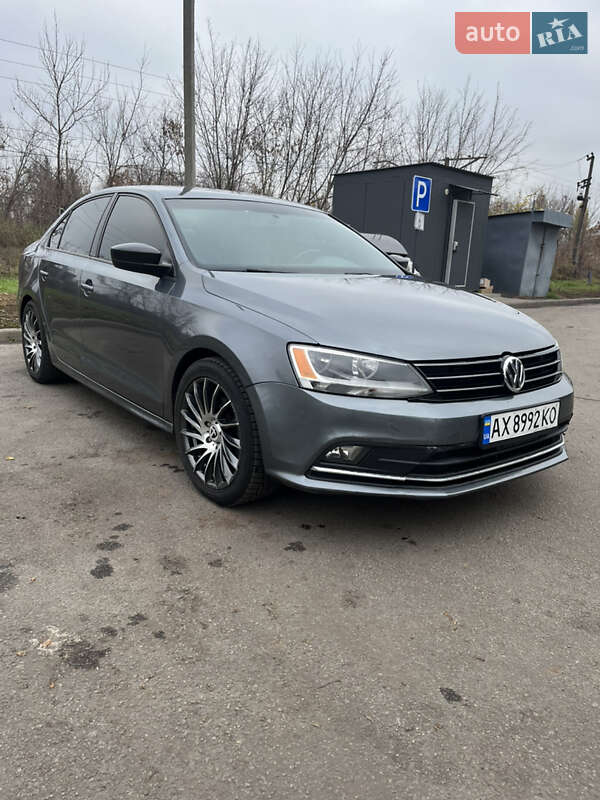 Седан Volkswagen Jetta 2015 в Харкові