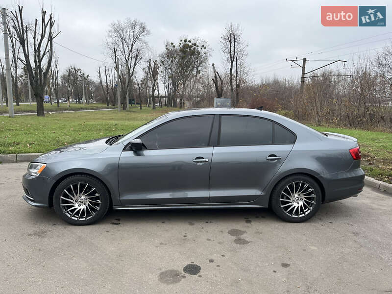 Седан Volkswagen Jetta 2015 в Харкові