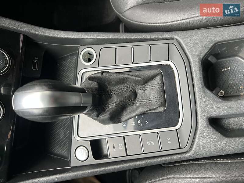 Седан Volkswagen Jetta 2019 в Дніпрі