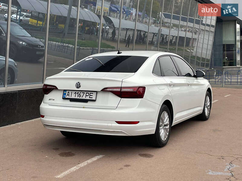 Седан Volkswagen Jetta 2020 в Києві