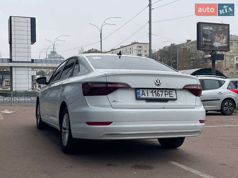 Седан Volkswagen Jetta 2020 в Києві