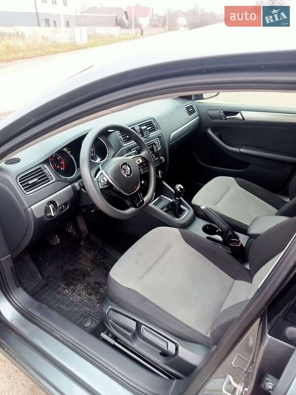 Седан Volkswagen Jetta 2017 в Івано-Франківську