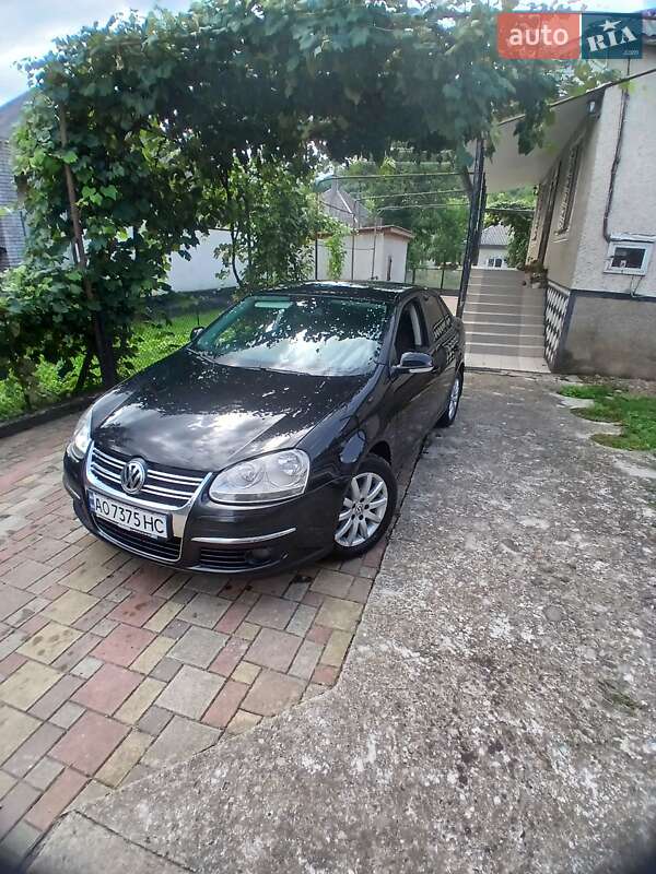 Седан Volkswagen Jetta 2007 в Львове