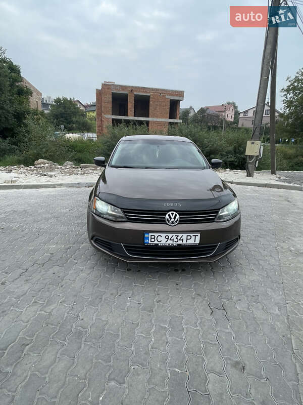 Седан Volkswagen Jetta 2012 в Львове