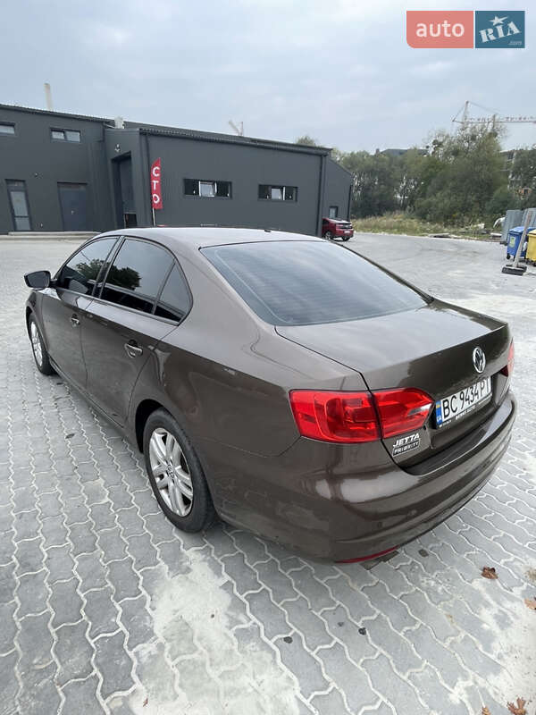 Седан Volkswagen Jetta 2012 в Львове