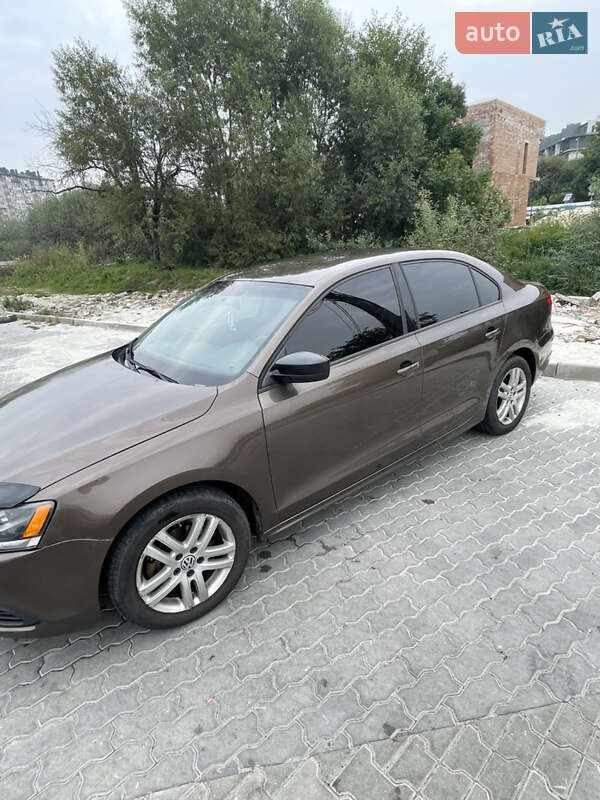 Седан Volkswagen Jetta 2012 в Львове