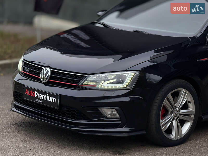 Седан Volkswagen Jetta 2016 в Харкові