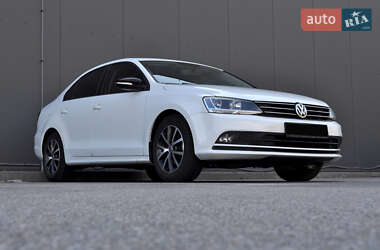 Седан Volkswagen Jetta 2016 в Киеве