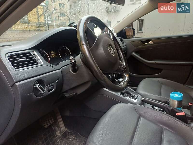 Седан Volkswagen Jetta 2012 в Києві фото 8 Седан Volkswagen Jetta 2012 в Києві