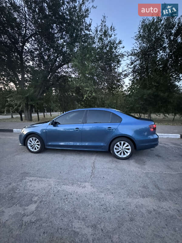 Седан Volkswagen Jetta 2015 в Запорожье