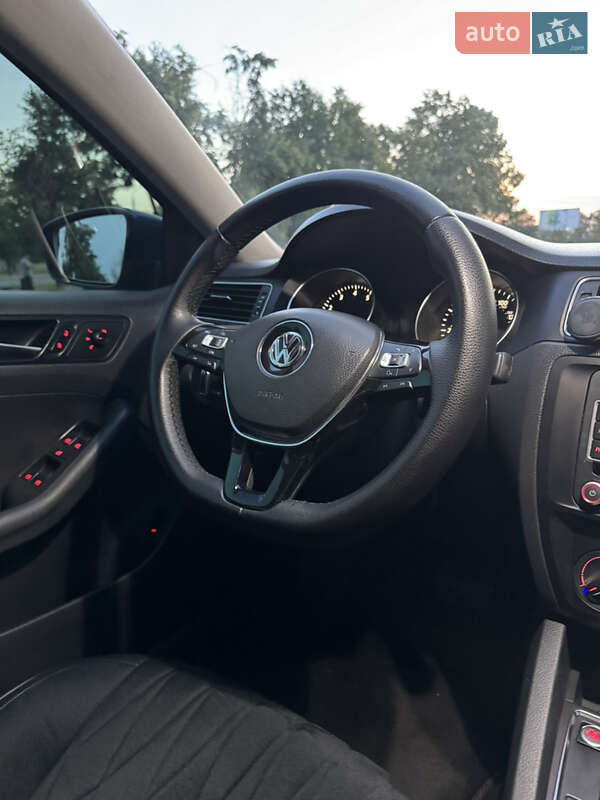 Седан Volkswagen Jetta 2015 в Запорожье