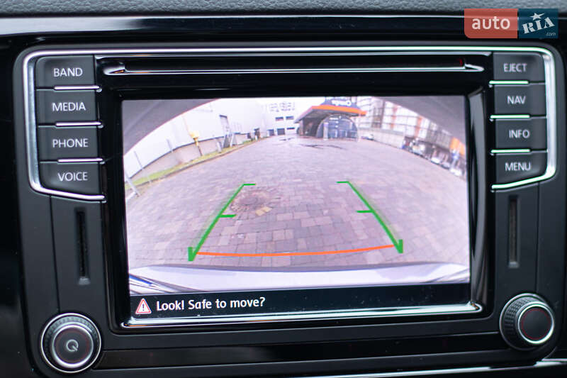 Седан Volkswagen Jetta 2015 в Львове