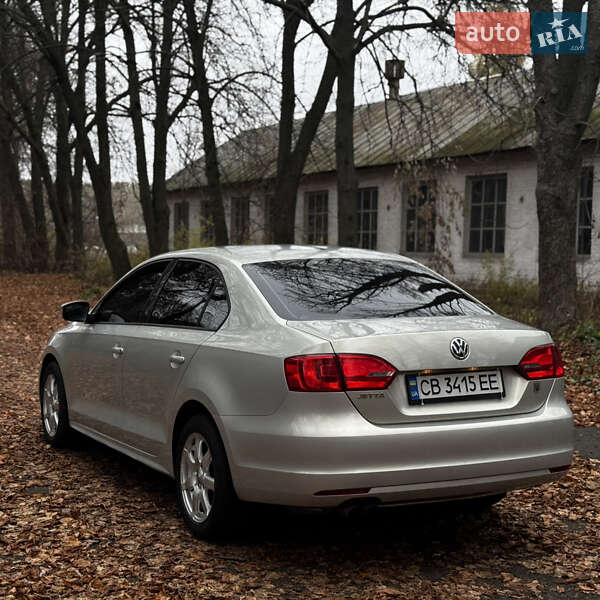 Седан Volkswagen Jetta 2011 в Пирятині