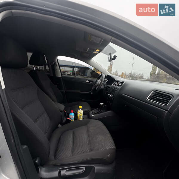 Седан Volkswagen Jetta 2011 в Пирятині
