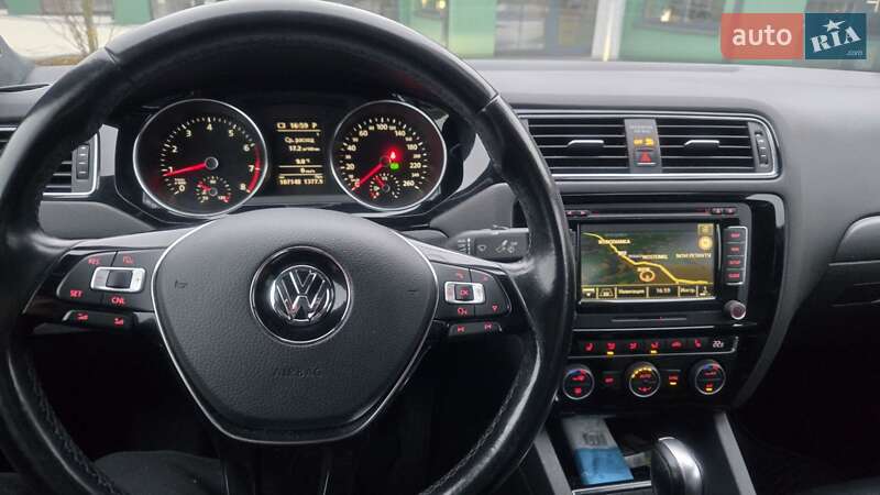 Седан Volkswagen Jetta 2015 в Ірпені