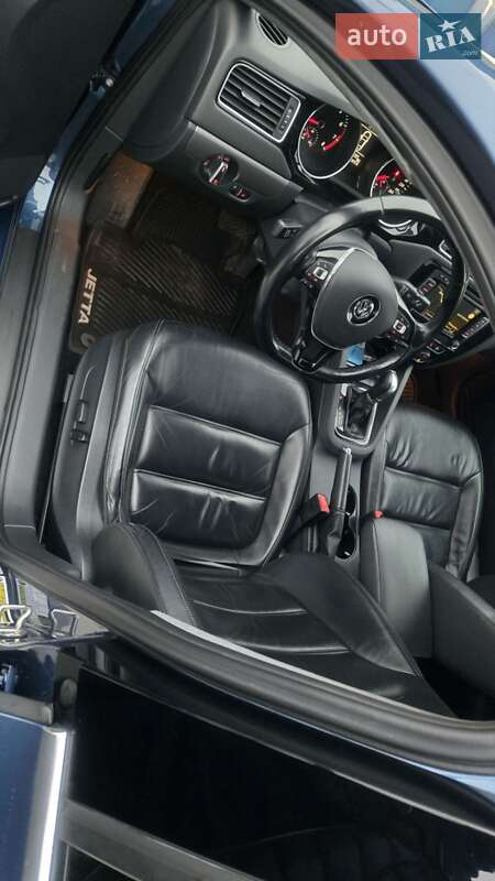 Седан Volkswagen Jetta 2015 в Ірпені