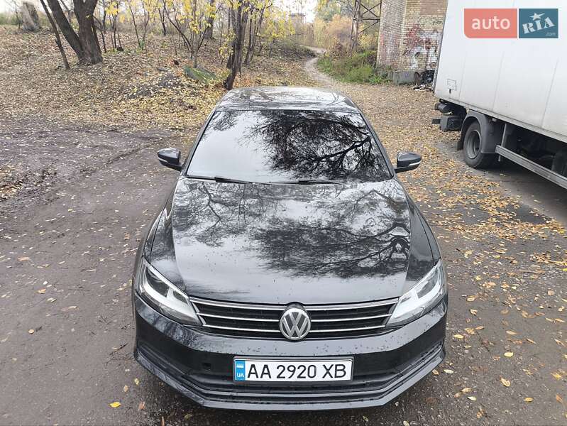 Седан Volkswagen Jetta 2015 в Киеве
