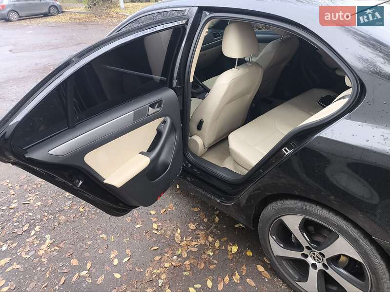 Седан Volkswagen Jetta 2015 в Киеве