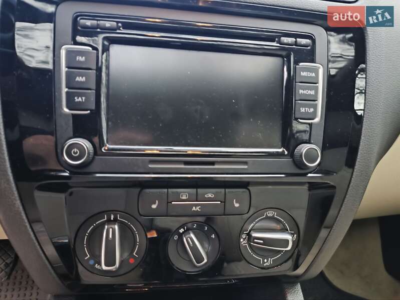 Седан Volkswagen Jetta 2015 в Киеве