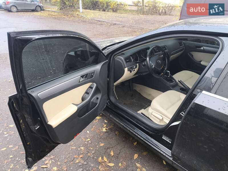 Седан Volkswagen Jetta 2015 в Киеве