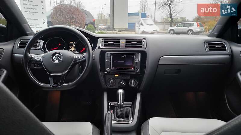 Седан Volkswagen Jetta 2016 в Вінниці