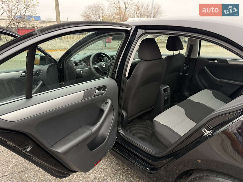 Седан Volkswagen Jetta 2016 в Запорожье