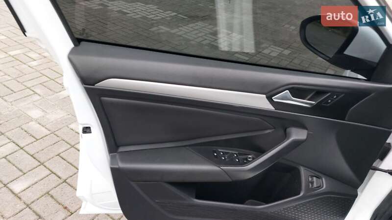 Седан Volkswagen Jetta 2021 в Запоріжжі