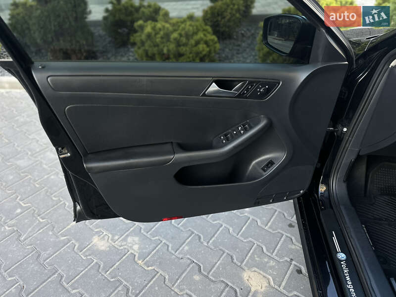Седан Volkswagen Jetta 2014 в Киеве