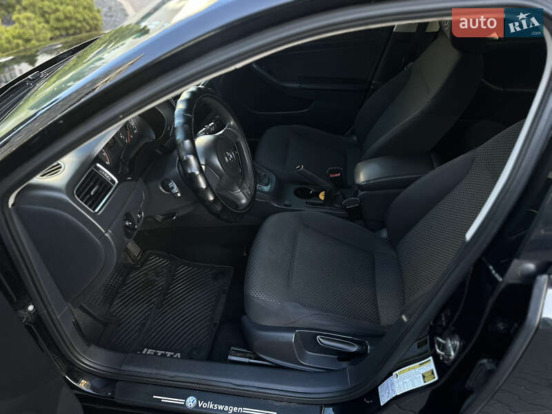 Седан Volkswagen Jetta 2014 в Киеве