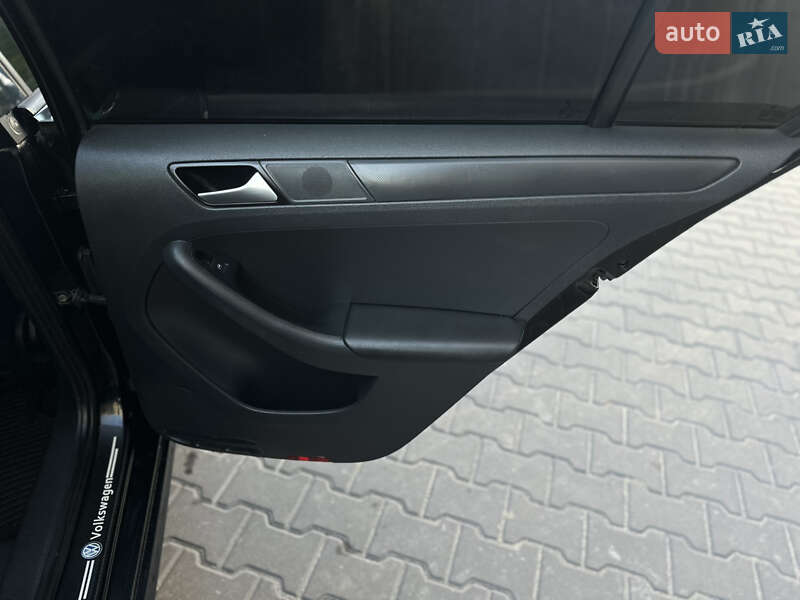 Седан Volkswagen Jetta 2014 в Киеве