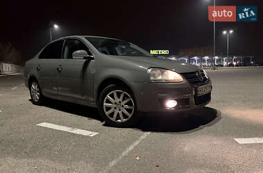 Седан Volkswagen Jetta 2006 в Харкові