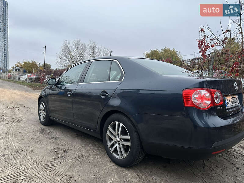 Седан Volkswagen Jetta 2008 в Києві