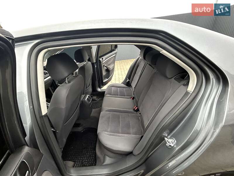 Седан Volkswagen Jetta 2005 в Летичеве