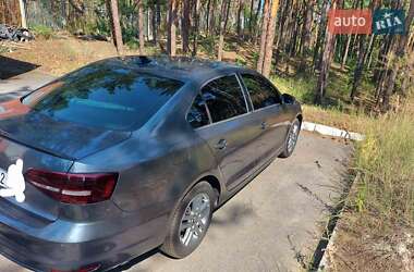 Седан Volkswagen Jetta 2015 в Києві