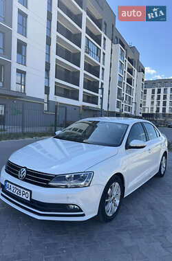 Седан Volkswagen Jetta 2016 в Черкасах