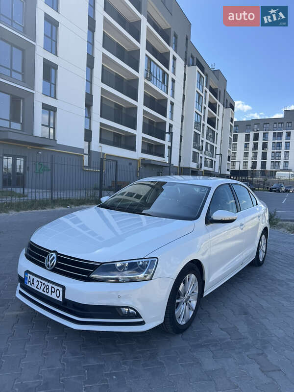 Седан Volkswagen Jetta 2016 в Черкассах