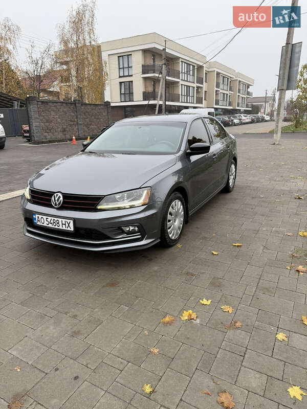 Седан Volkswagen Jetta 2017 в Ужгороде
