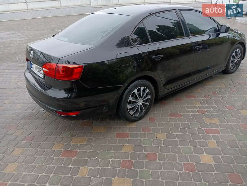Седан Volkswagen Jetta 2013 в Тернополі