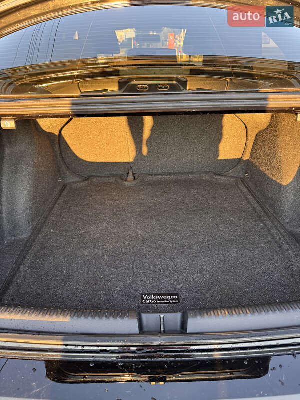 Седан Volkswagen Jetta 2016 в Києві фото 29 Седан Volkswagen Jetta 2016 в Києві