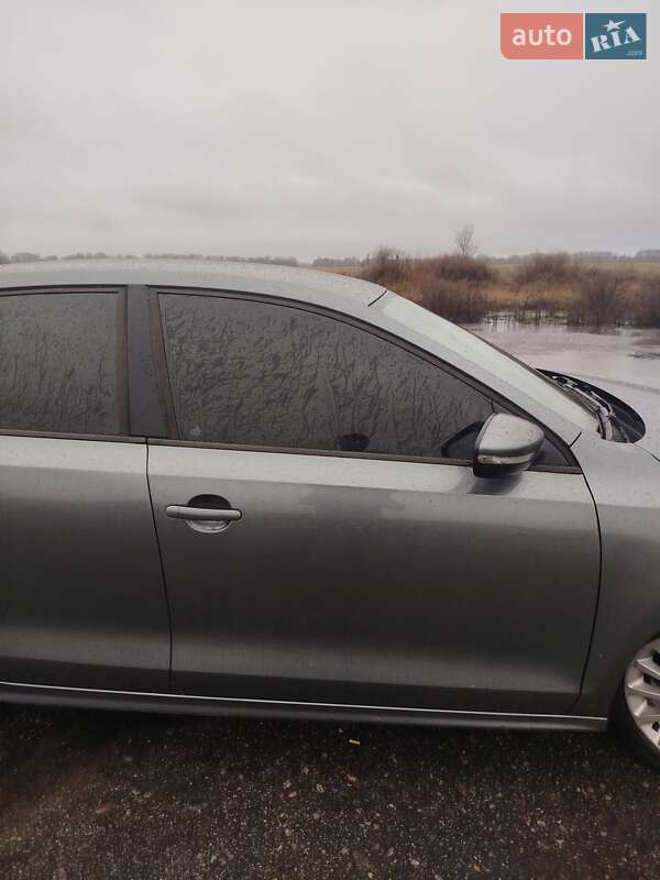 Седан Volkswagen Jetta 2012 в Лубнах