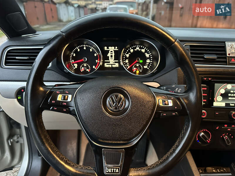 Седан Volkswagen Jetta 2014 в Львове