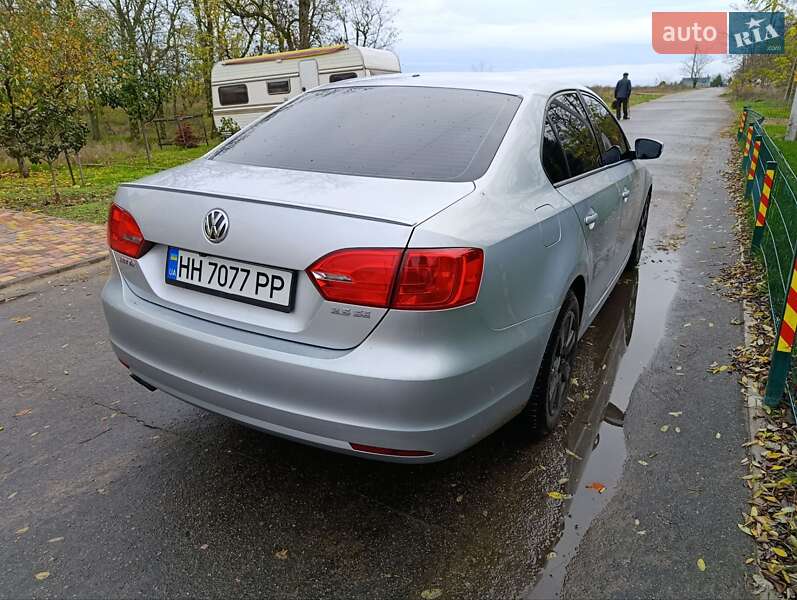 Седан Volkswagen Jetta 2011 в Одессе