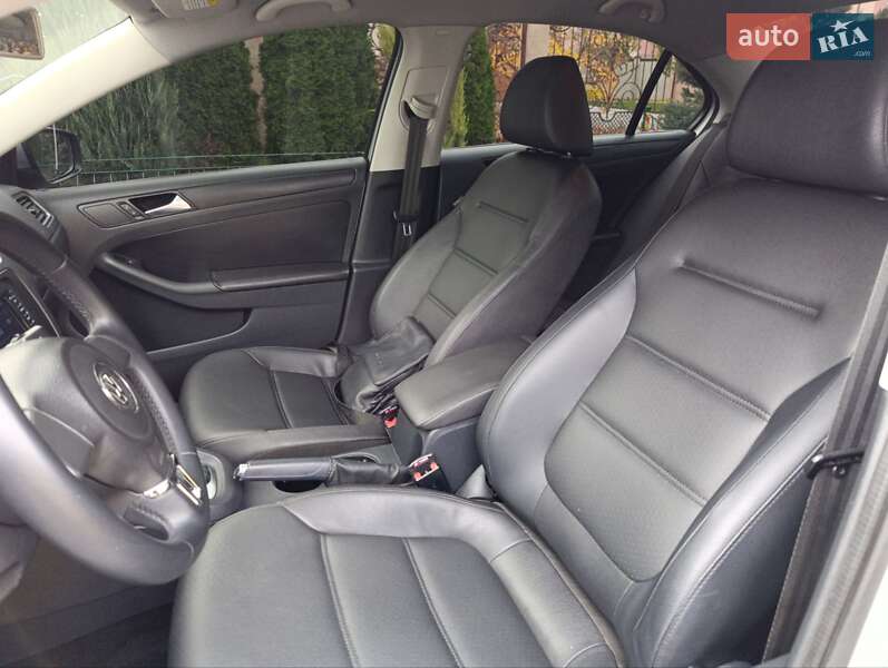 Седан Volkswagen Jetta 2011 в Одессе