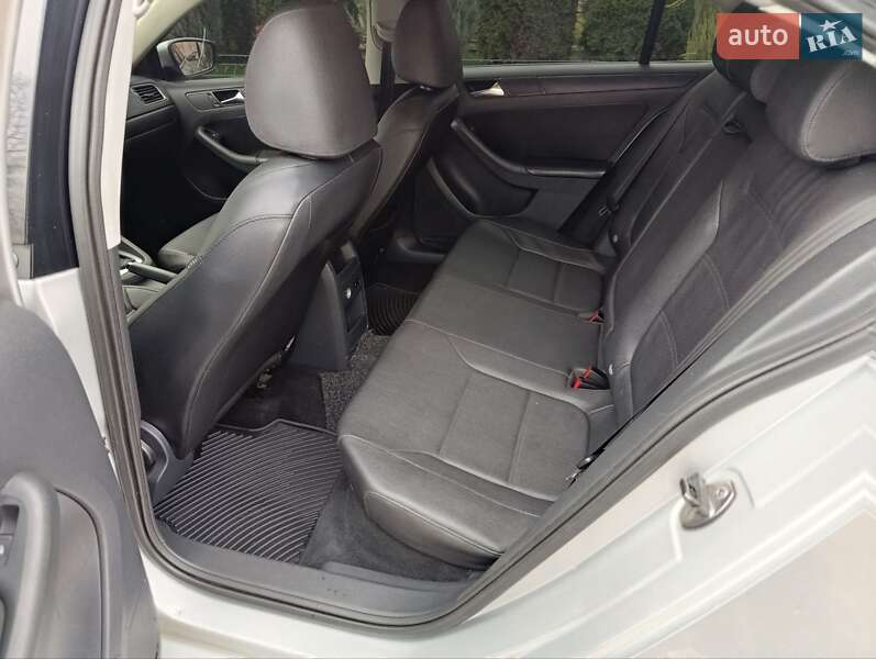 Седан Volkswagen Jetta 2011 в Одессе