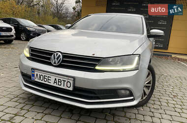 Седан Volkswagen Jetta 2016 в Львові